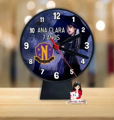 Relógio de Mesa Wandinha