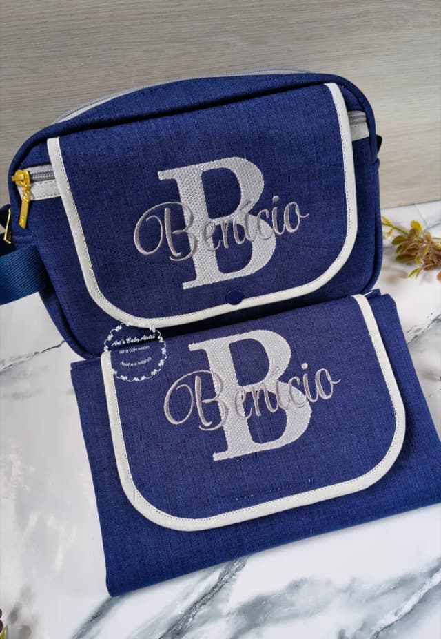 Porta Fraldas Personalizado com Trocador Portátil, Kit Higiene para Bebê com Nome Bordado, Organizador de Bolsa Maternidade