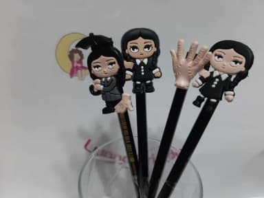 Lápis com Ponteira Wandinha Addams Emborrachada Pct 4 Unids