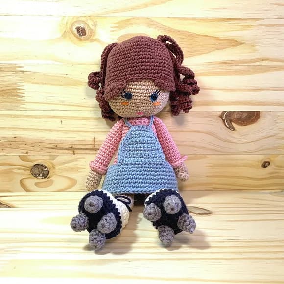 Boneca Patinadora Amigurumi