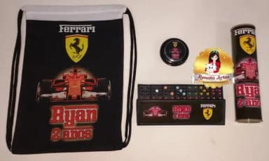 Kit Jogos na Mochila Ferrari