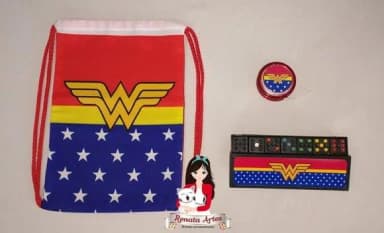 Mini Kit Jogos na Mochila Mulher Maravilha