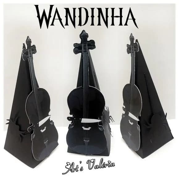 Caixa Pirâmide Violoncelo Wandinha Addams- Wednesday
