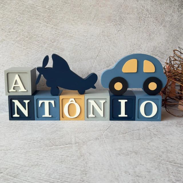 Cubos Decorativos Personalizados para Bebê – Nome com Carro e Avião