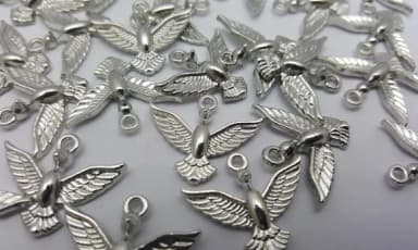 Pingente Divino Espírito Santo Prateado de 1,7cm Pct 10 Und