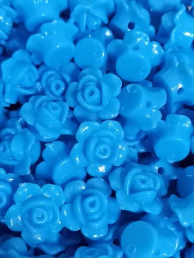 Flor Azul de Resina 1,3cm C/furo Passante Pacote C/30 Unidad