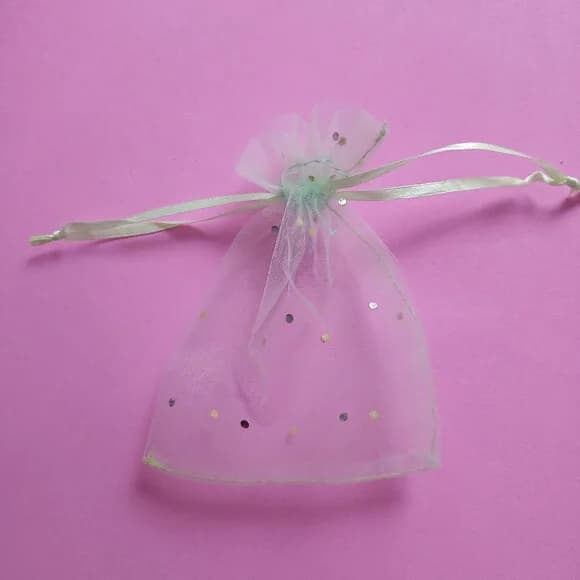 Saquinho Organza Cristal Amarelo Ouro com Fita 8X13cm