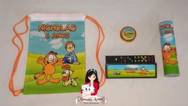 Kit Jogos Personalizado na Mochila Garfield