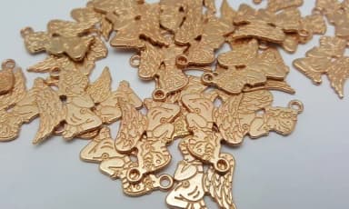 Pingente de Anjinho da Guarda Dourado com 2,4cm