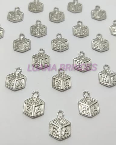 Pingente Dado Abc de Metal em Prata - Pct C/10 Unid