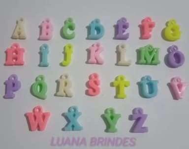 Pingente de letras variadas - pct c/ 50 unidades
