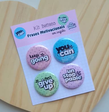 Cartela c/ 04 Bottons Tema Frases em Inglês