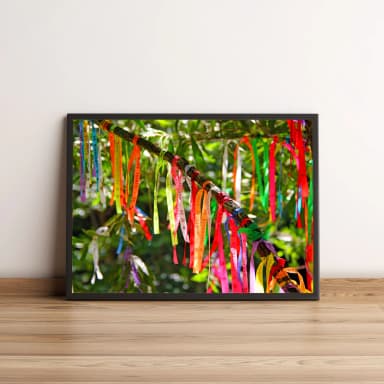 Quadro Fitas Coloridas em Ramo de Árvore 828