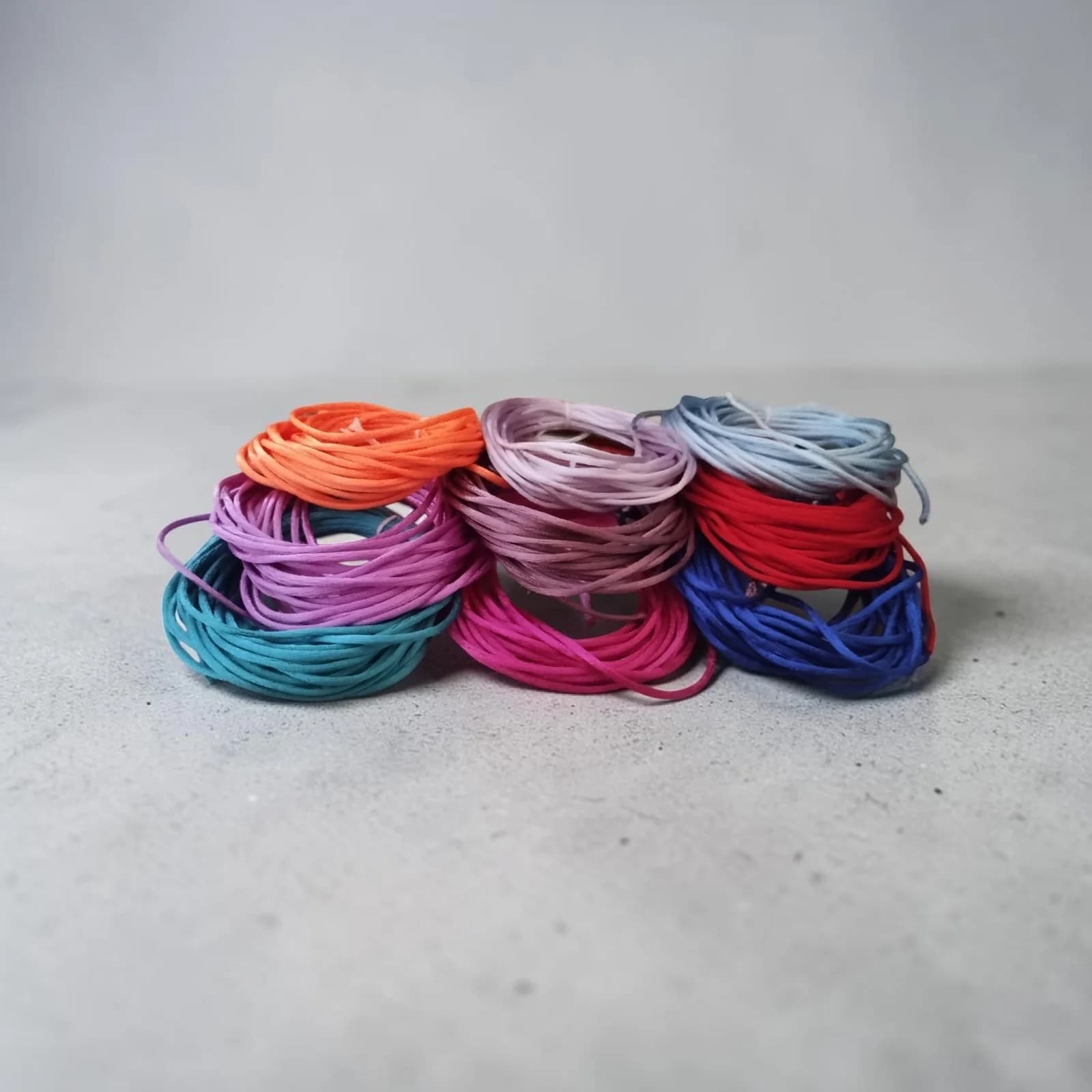 Pulseira artesanal - Símbolo de fé e elegância