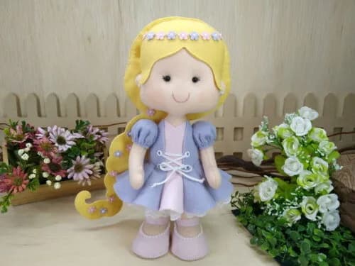 Boneca Rapunzel em Feltro - Enrolados