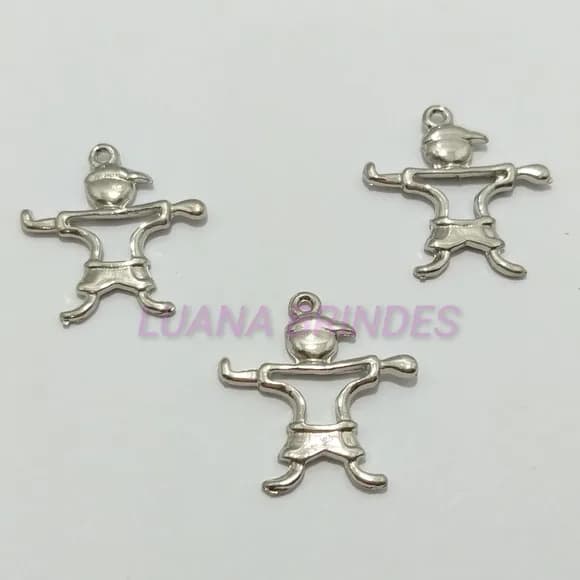 Pingente Menino de Metal Cor Prata -pct c/8 unid