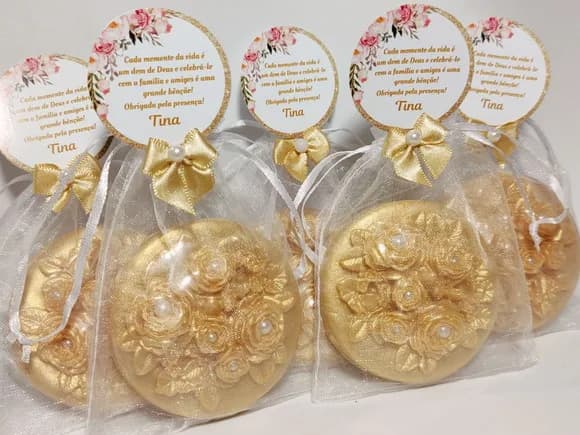 Lembrancinha 80 Anos: Sabonete Provence Buquê de Rosas