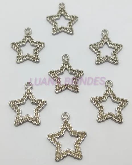 Pingente Estrela Cravada Metal em Prata - 2,5cm- pct. C/7 Un