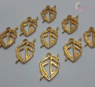 Pingente Escudo Fé de Metal Dourado - Pct C/10 Unid