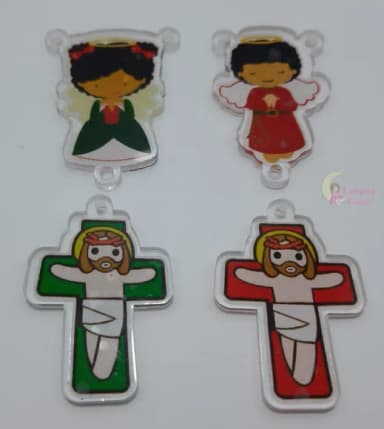 Kit Terço Anjinhos e Crucifixo de acrílico - pct c/2 kits.