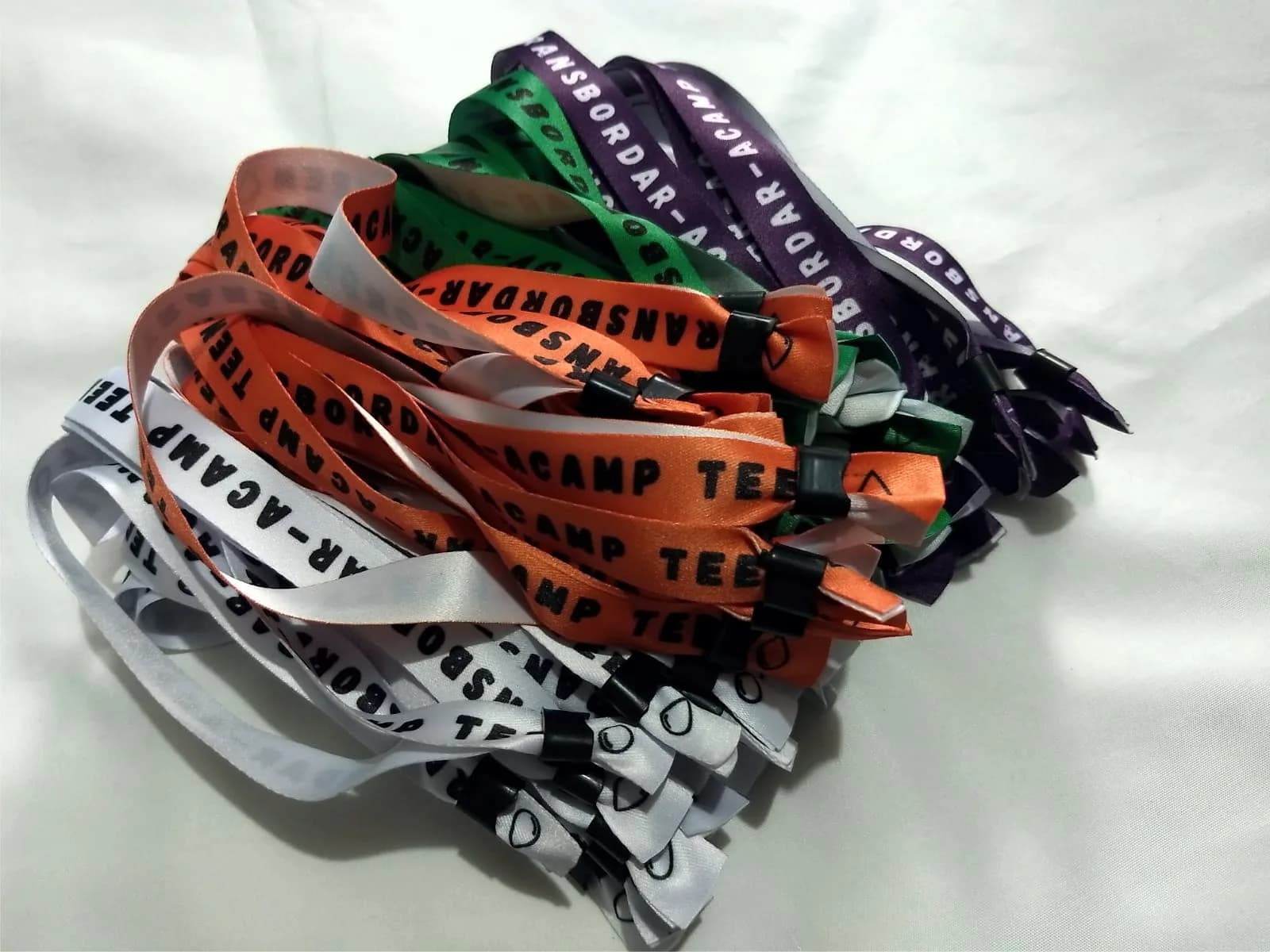 Pulseiras Personalizadas de Tecido Festas e Eventos !