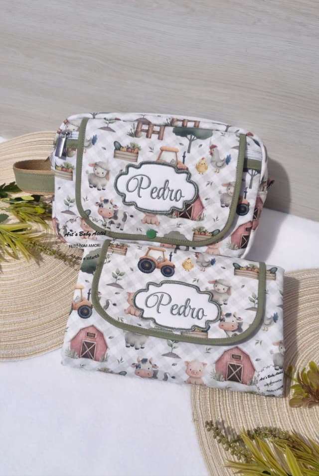 Porta Fraldas Personalizado com Trocador Portátil, Kit Higiene para Bebê com Nome Bordado, Organizador de Bolsa Maternidade