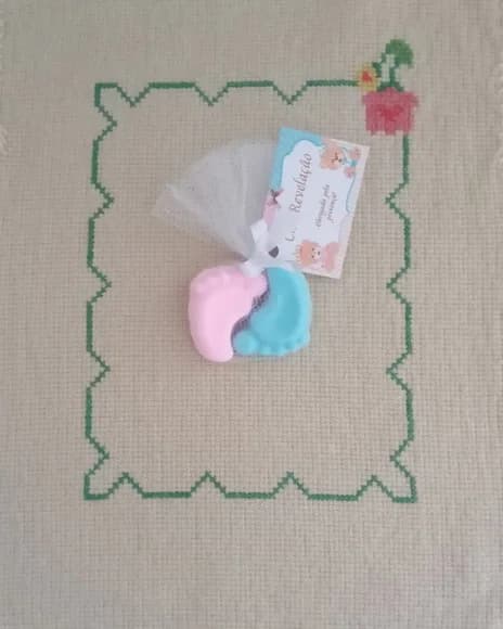 Lembrancinha / Mini Sabonete - Par de Pezinhos