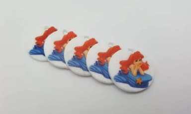 Pingente da Princesa Ariel em Acrílico com 2,1cm