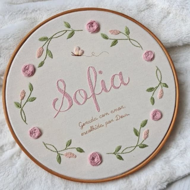 Porta Maternidade Bordado à Mão - Floral Rosa