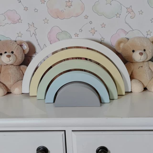 Arco iris de mdf decorativo/ Enfeite de festa, decoração pra quarto de bebe.