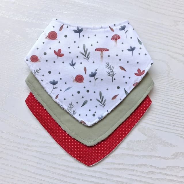 Kit 3 Babadores Bandana Premium para bebê - Cogumelos e Caracóis