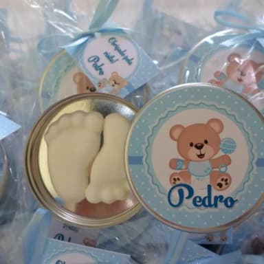 Latinhas com Pares de Pezinhos de Sabonetes
