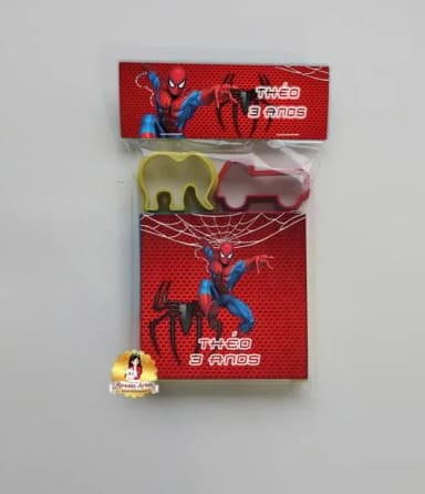 Massinha na Lapela com Forminhas Homem Aranha