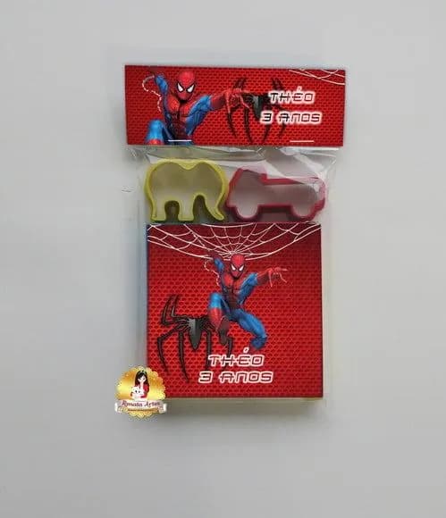 Massinha na Lapela com Forminhas Homem Aranha