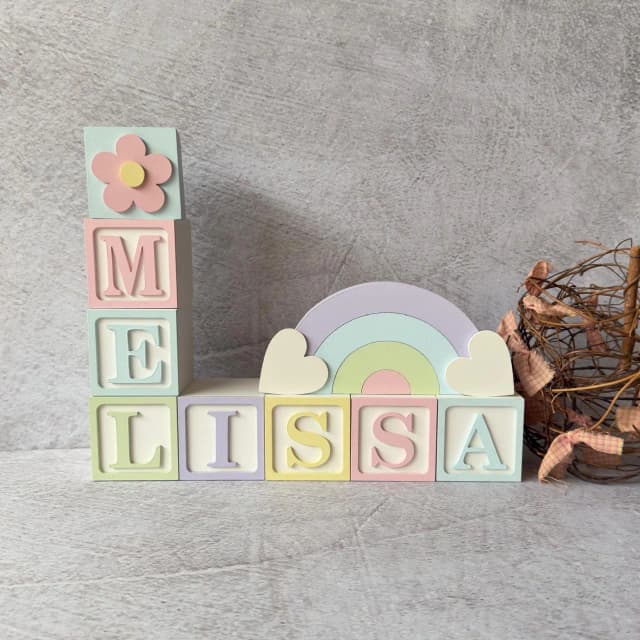 Kit Nome Bebê em Cubos de Madeira Personalizado e Arco-Íris Pastel