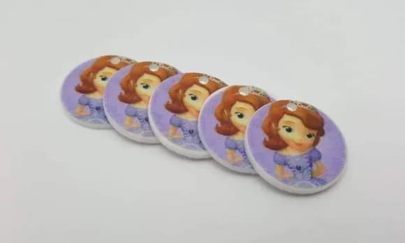 7 Pingentes da Princesinha Sofia em Acrílico com 2,1cm