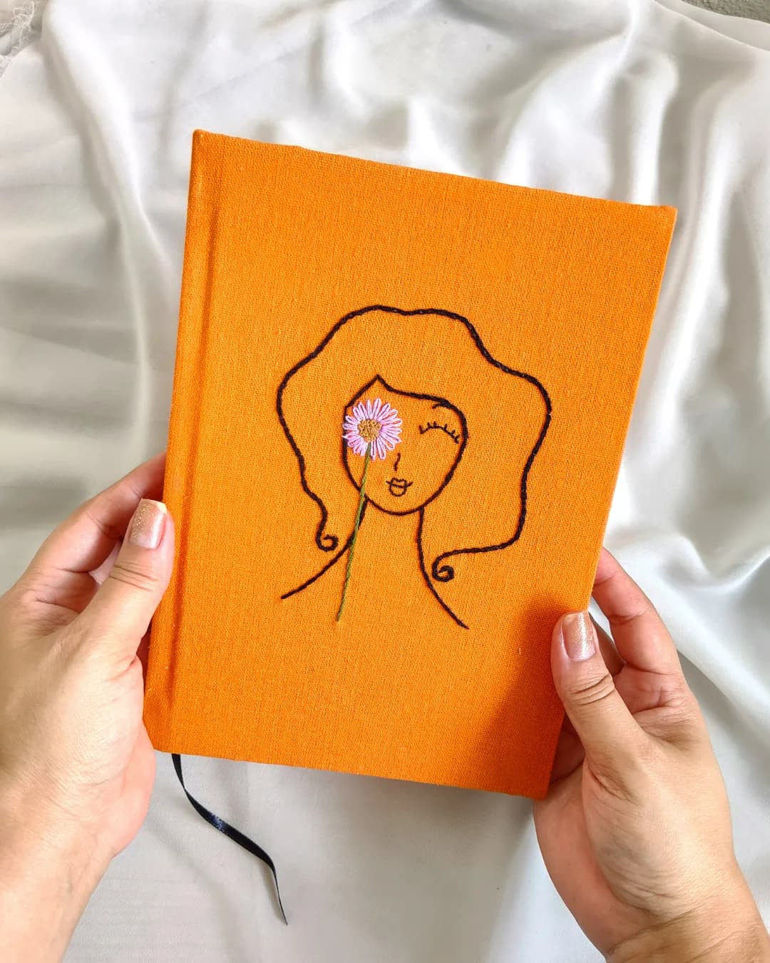 Caderno Bordado Mulher