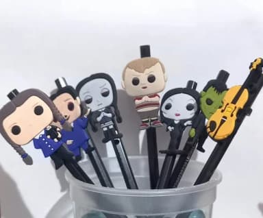 Lápis com Ponteira Familia Addams Emborrachada - 7 Peças