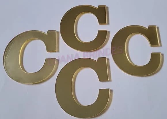 Aplique da Letra C em Acrílico Espelhado Dourado - 5cm