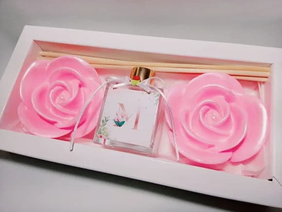 Presente de Aniversário, Aromatizador com Sabonetes de Rosas