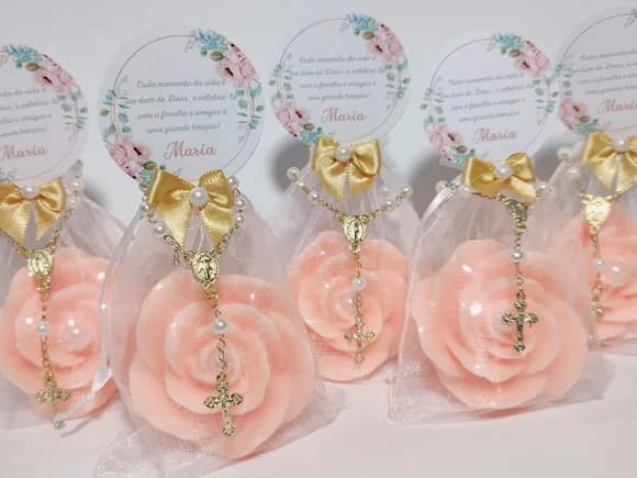 Lembrancinha 90 Anos: Sabonete Rosa Luxo com Mini Terço