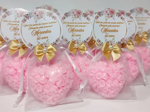 Lembrancinha de Aniversário 90 Anos: Sabonete Coração Floral