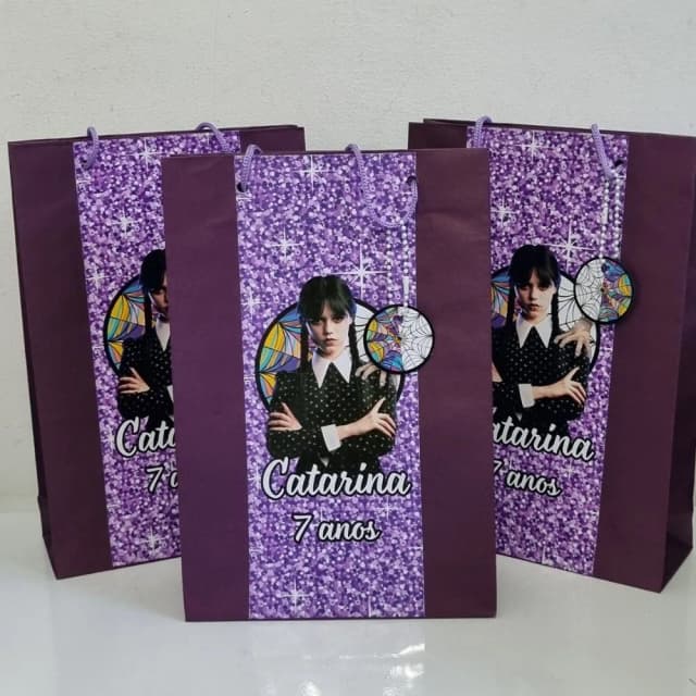 Sacola personalizada Lembrancinha Wandinha