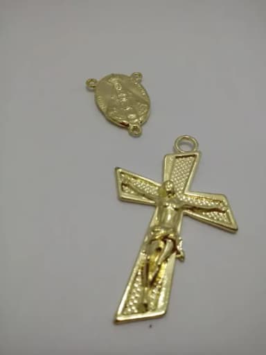 Kit Terço Crucifixo e Aparecida Dourado 4cm 2 Kits