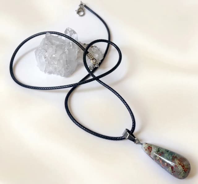 Cordão Colar com Pingente Gota de Jaspes diversas