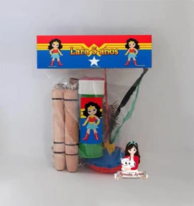Kit Lembrancinha com Bolha de Sabão Mulher Maravilha Baby