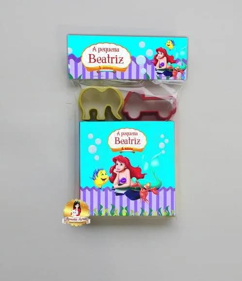 Massinha na Lapela Ariel