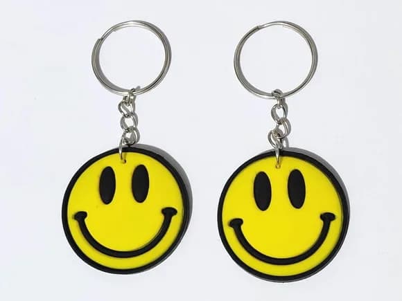 Chaveiro Emoticon Sorindo Emborrachado Pacote com 6 Unidades