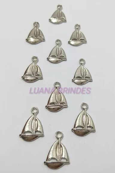 Pingente Barco Veleiro de Metal Prata -pct c/14 unid
