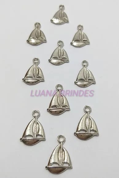 Pingente Barco Veleiro de Metal Prata -pct c/14 unid